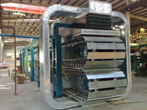 履帶式酚醛板材連續(xù)生產(chǎn)線 液壓機械設備的核心應用與行業(yè)革新